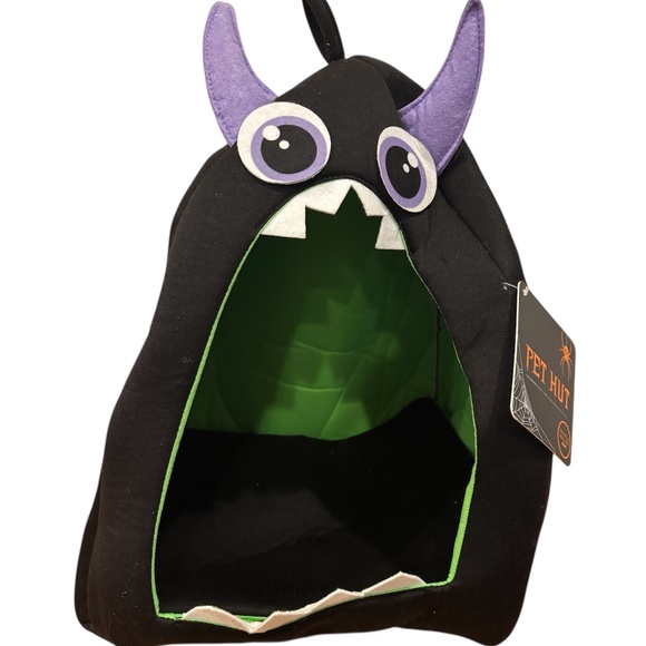 Halloween Spooky Goblin Boo Small dog or cat Covered bed lot Monster hooded den - Picture 1 of 1